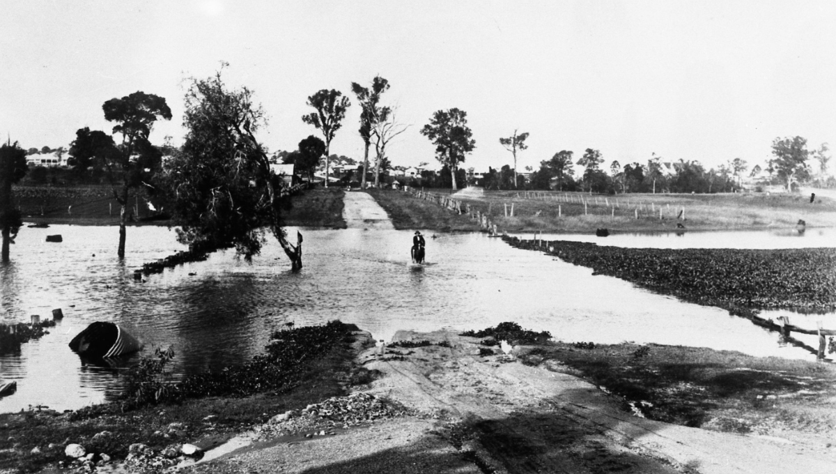 Flood Waters over Shaw Road 1924